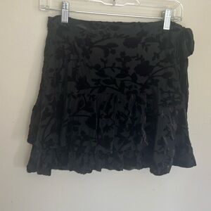 Forever 21 Floral Skirt Size small velvet lined black mini skirt 90s style